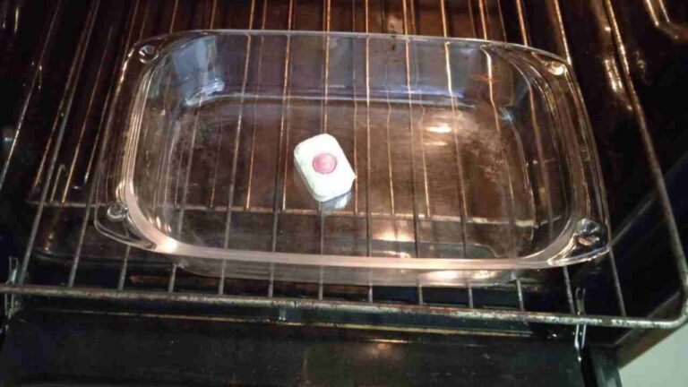 How to clean the oven without wasting time and effort: this is the only way to make it shine