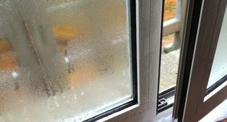 Condensation on the windows, with 50 cents you can solve this annoying problem