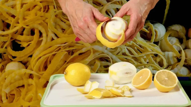 LEMON PEELS, THROWING THEM IS A SERIOUS MISTAKE: IF YOU USE THEM LIKE THIS THEY ARE WORTH GOLD AT HOME