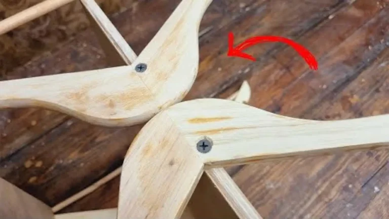 COMBINE TWO HANGERS AND YOU WON’T REGRET IT, AFTER A SHORT TIME YOU WILL CREATE SOMETHING UNIQUE. 