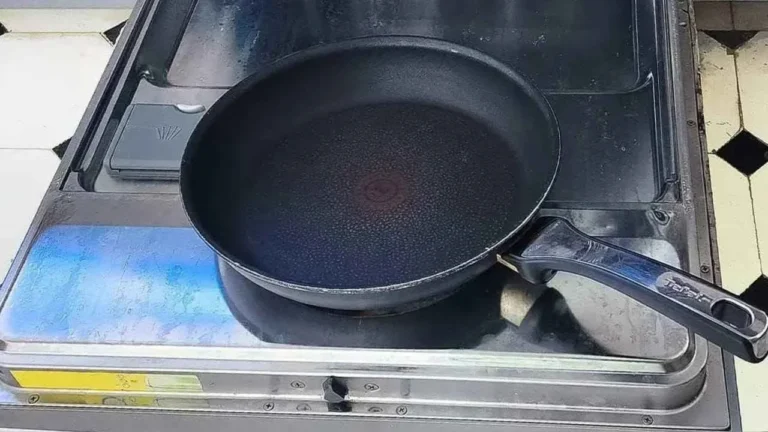 BEFORE USING IT, PUT IT ON THE DISHWASHER DOOR: IT’S THE COOKS’ SECRET. 