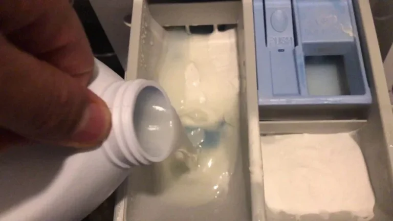 Can you put bleach in the washing machine? What happens to the cloths if you do this