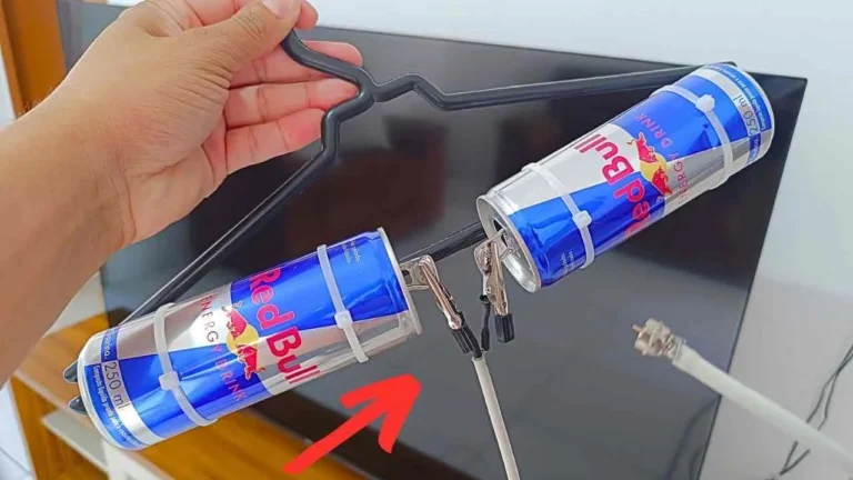 HANG TWO ALUMINUM CANS IN A HANGER TO BE AMAZED: WHAT HAPPENS