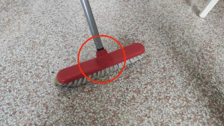 Don’t open the windows, with the broom trick the floor dries in a minute