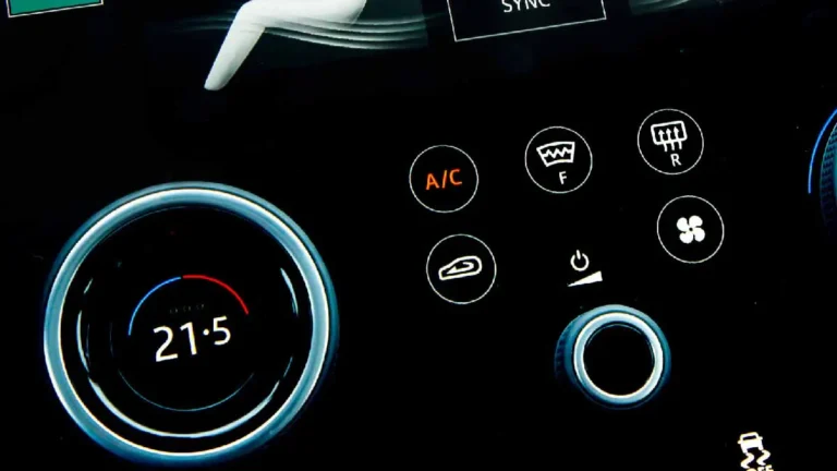 Motorists are advised to use this magic trick! Just one button is enough to defrost your car in a few minutes! 