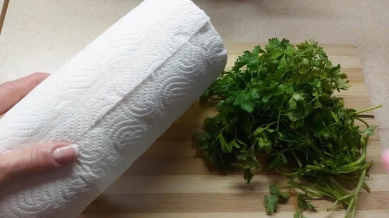 How to keep parsley alive and make it last for months: the chef’s trick