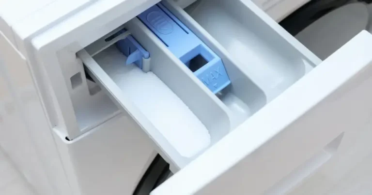 3 drops of shampoo in the washing machine drawer: the secret of laundromats