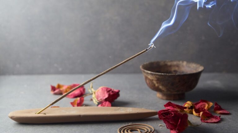 How to choose incense to perfume your home