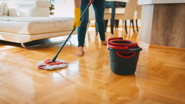How to clean floors without wasting water