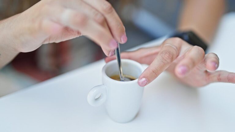 Should a coffee spoon be turned clockwise or counterclockwise? Here’s the truth