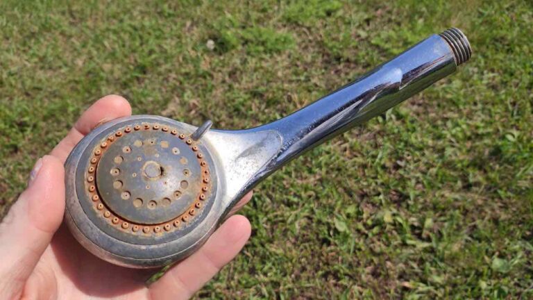 A brilliant idea in just 3 minutes from an old and rusty shower head