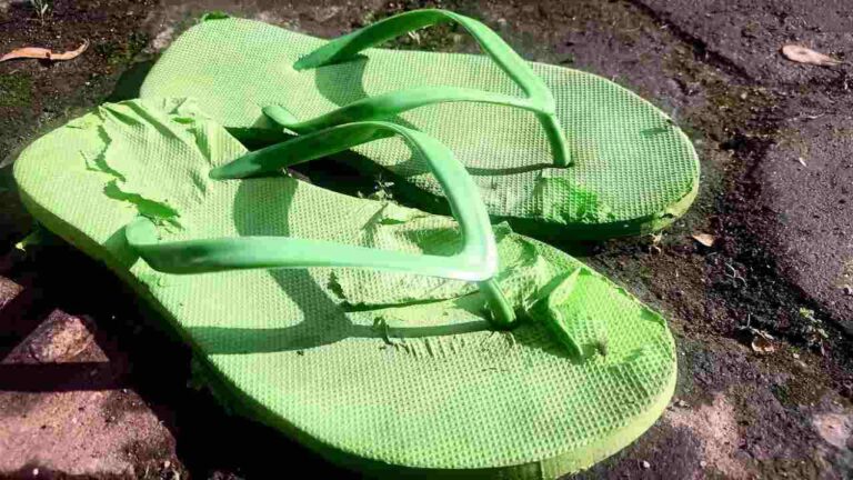 Don’t Throw Away Old Flip Flops: A Brilliant Recycling Idea to Use Them Up